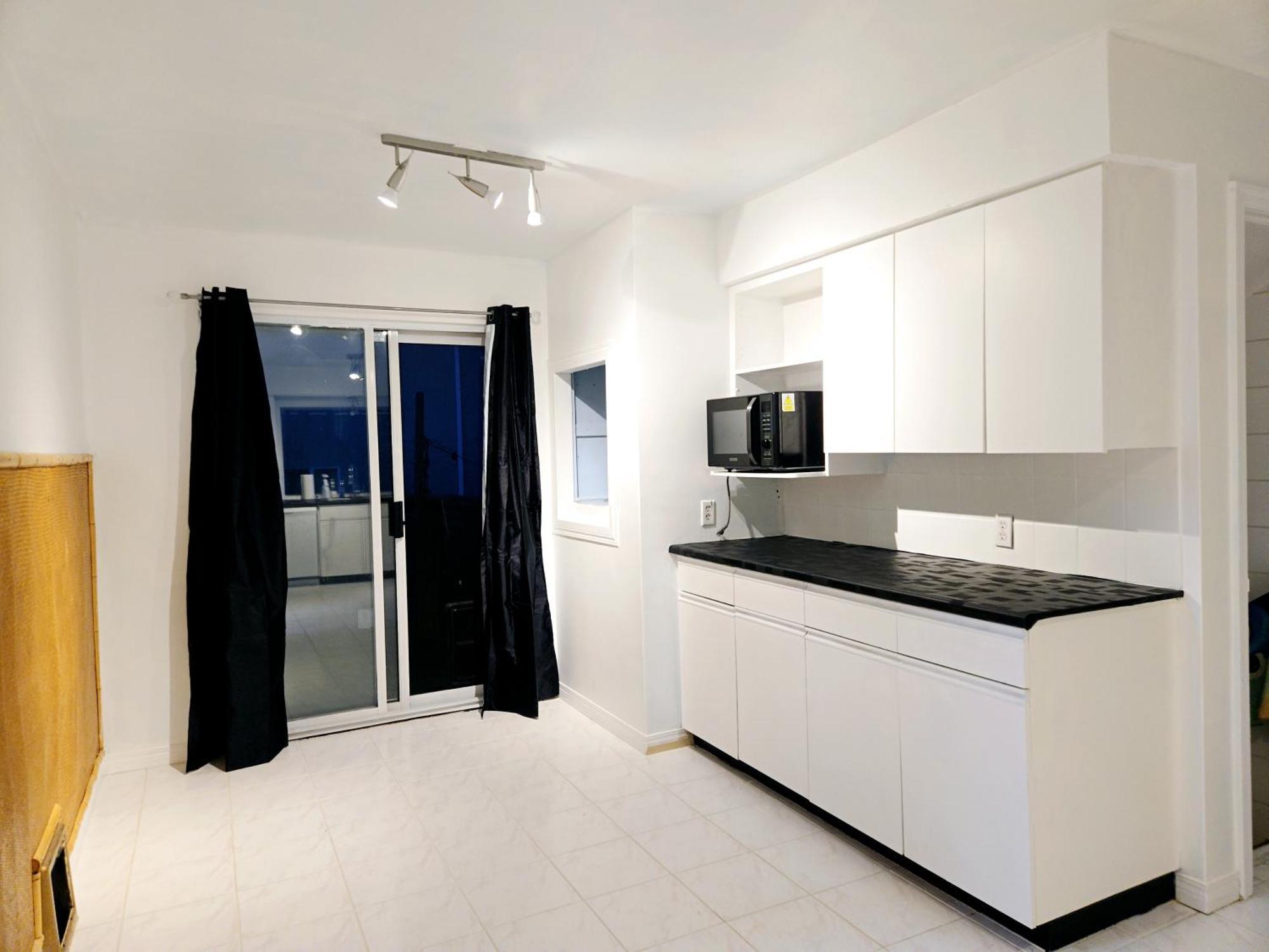 Charming Room With Attached Private Bath In The Heart Of Vancouver! Private Parking, Self Check-In & Just 4 Mins To Metrotown! Eksteriør bilde