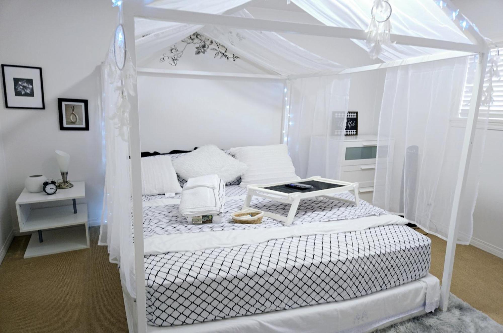 Charming Room With Attached Private Bath In The Heart Of Vancouver! Private Parking, Self Check-In & Just 4 Mins To Metrotown! Eksteriør bilde